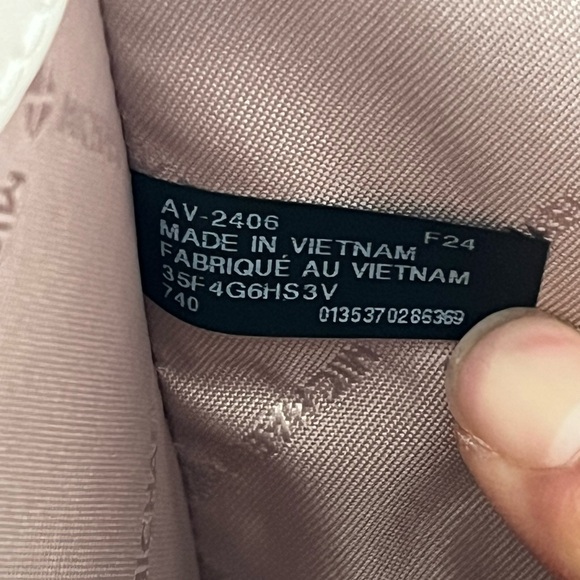 🌼Michael Kors Sheila Medium Corner Zip Satchel - Picture 14 of 16